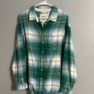 American Eagle sz M Green blue and cream Button Down flannel EUC